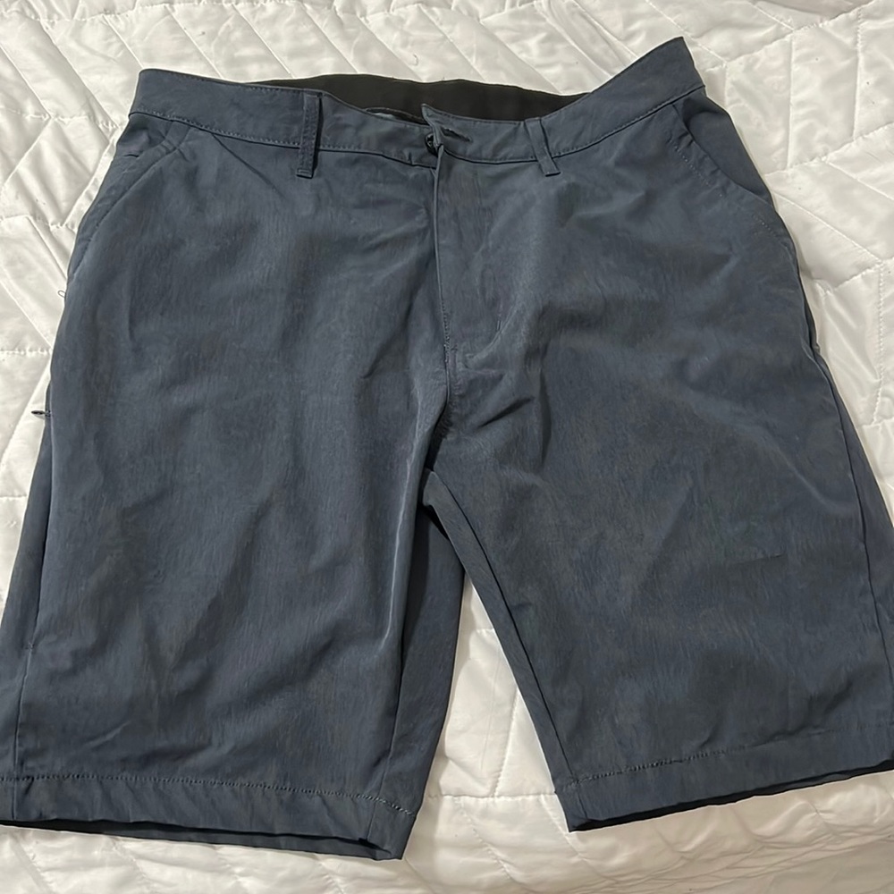 Kenneth Cole shorts size 34 stretch
